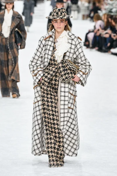 Look 2